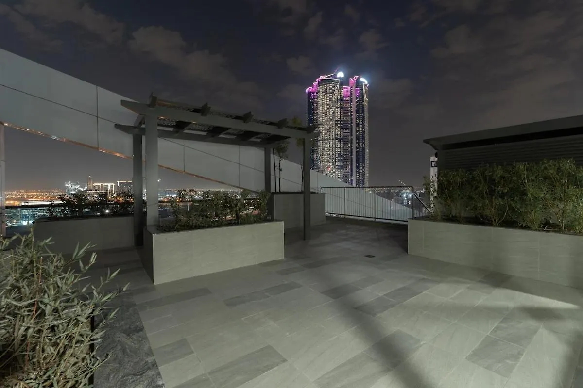 Trendy 1-Bedroom Apartment For 4 In Business Bay Дубай