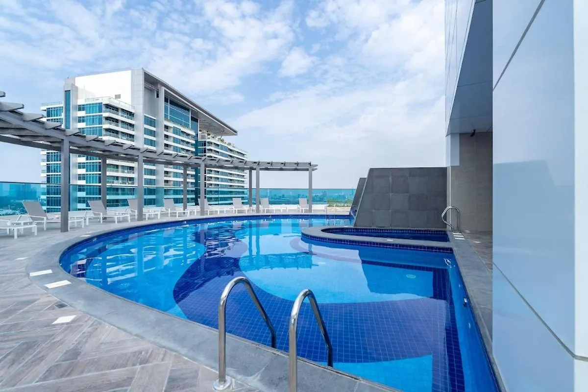 Trendy 1-Bedroom Apartment For 4 In Business Bay Дубай