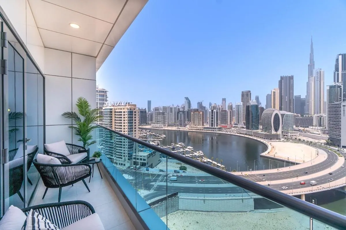 Trendy 1-Bedroom Apartment For 4 In Business Bay Дубай 0*,