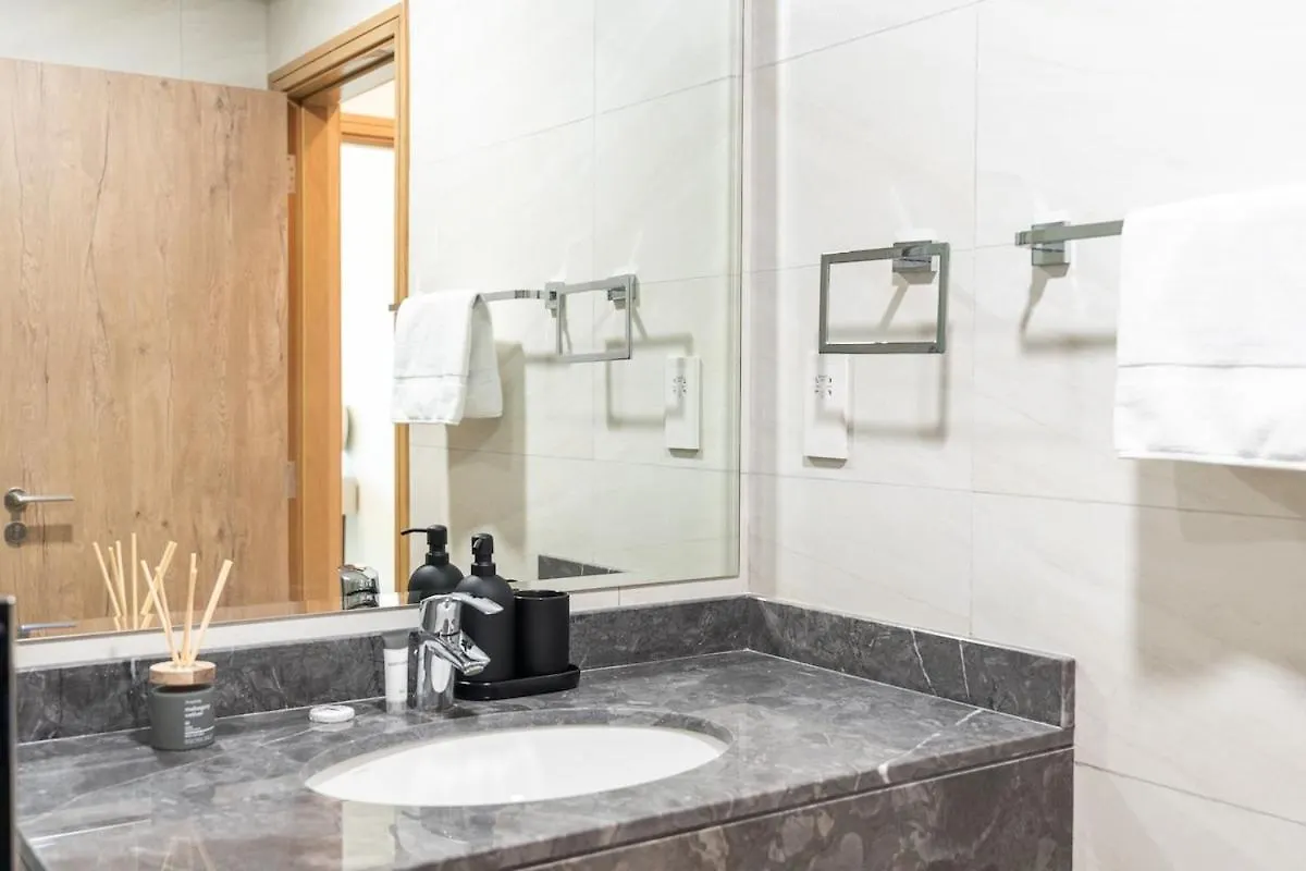 Trendy 1-Bedroom Apartment For 4 In Business Bay Дубай ОАЭ