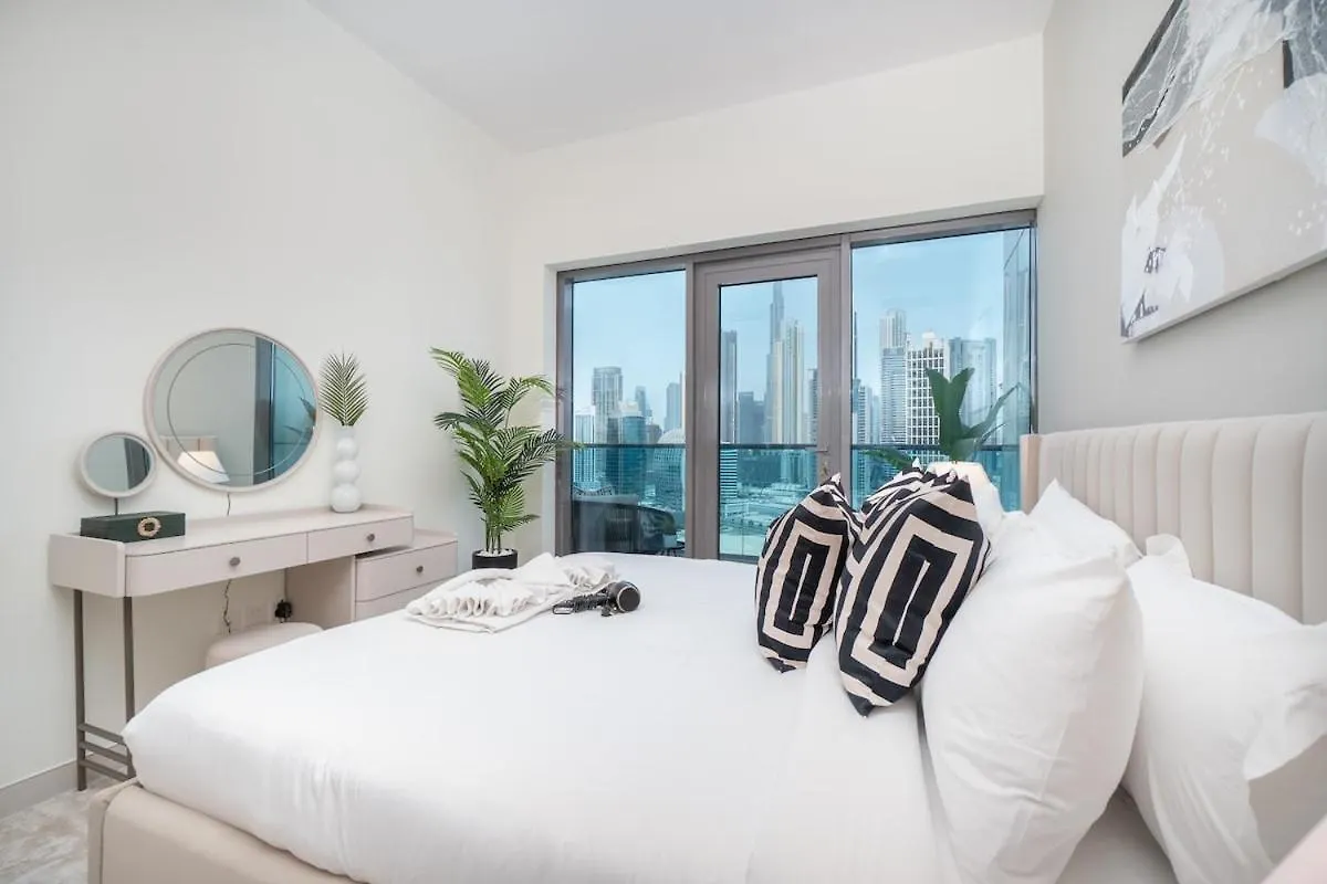 Trendy 1-Bedroom Apartment For 4 In Business Bay Дубай