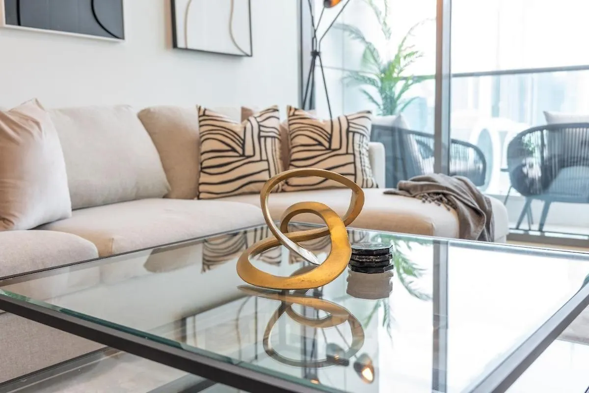 Trendy 1-Bedroom Apartment For 4 In Business Bay Дубай