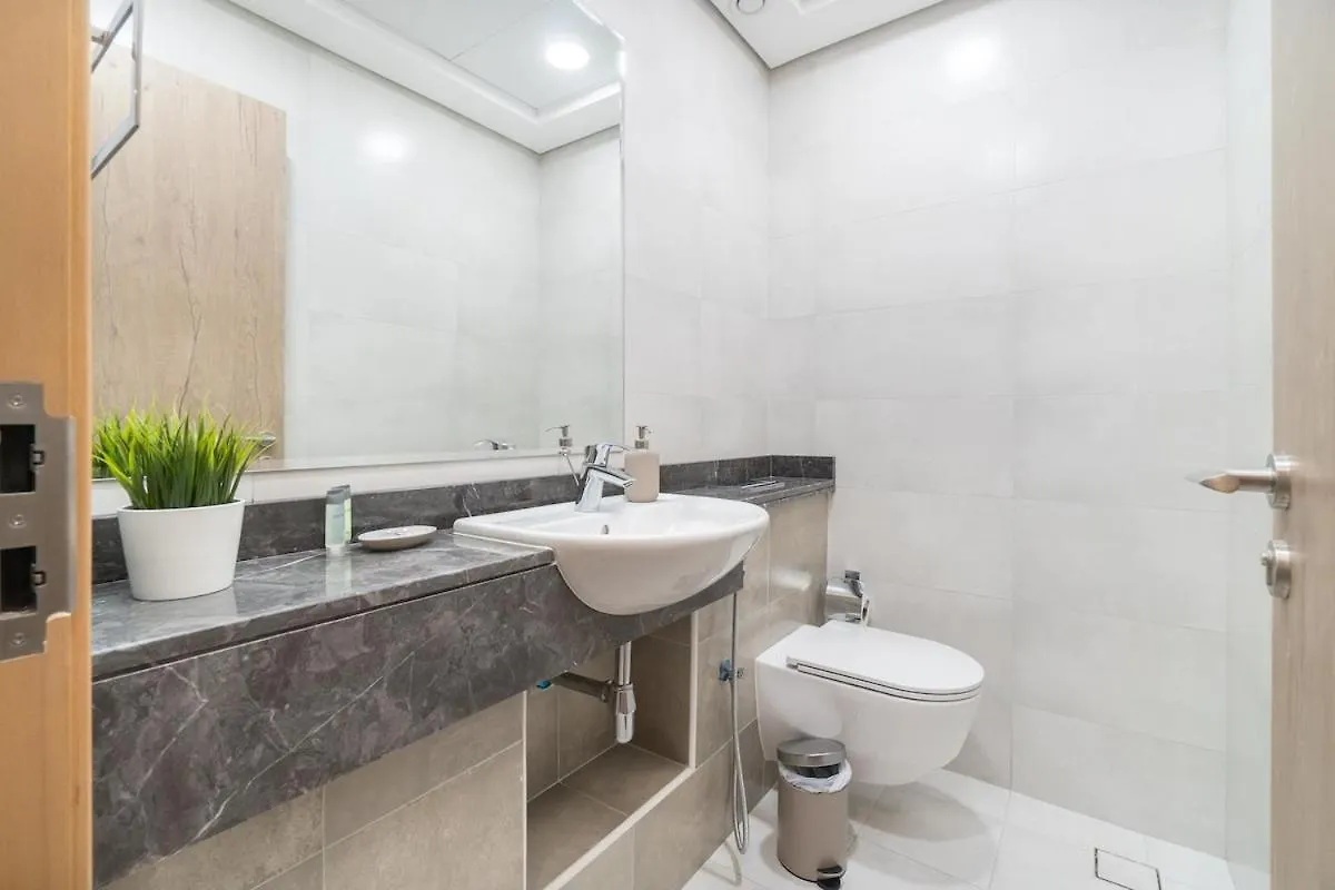 Trendy 1-Bedroom Apartment For 4 In Business Bay Дубай 0*,  ОАЭ