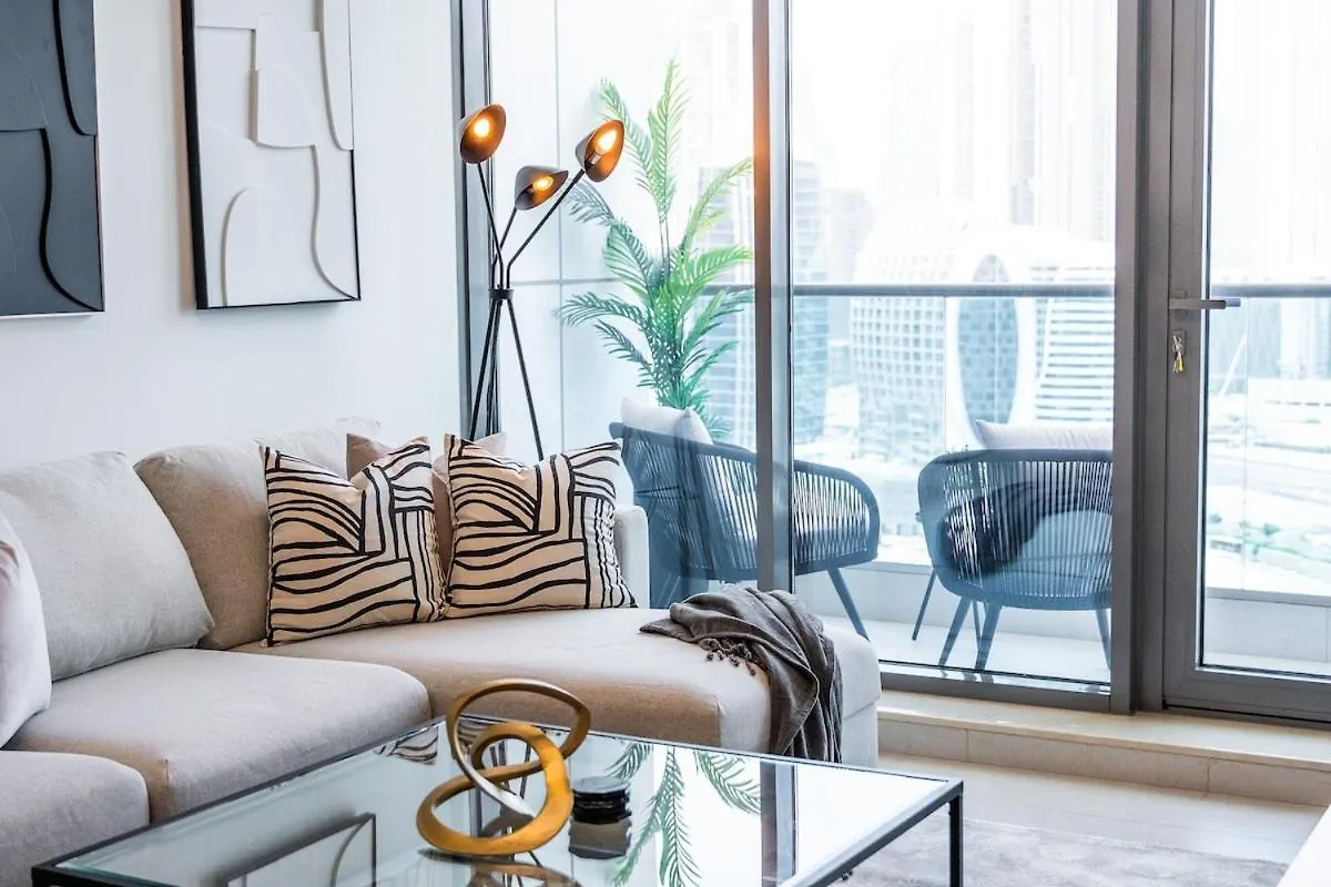 Trendy 1-Bedroom Apartment For 4 In Business Bay Дубай